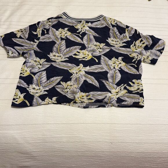 Forever 21 Hawaiian Shirt - Picture 5 of 5
